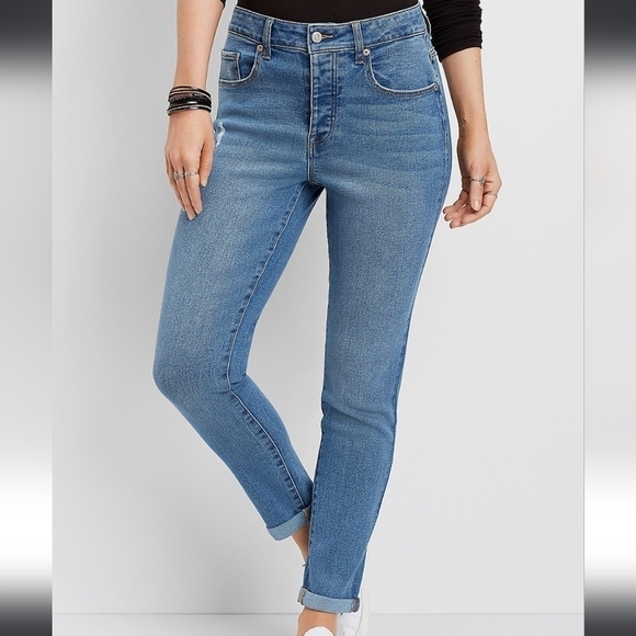 Maurices Denim - Maurices Vintage High Rise Light Wash Girlfriend Jean Sz 0 REGULAR Button Fly